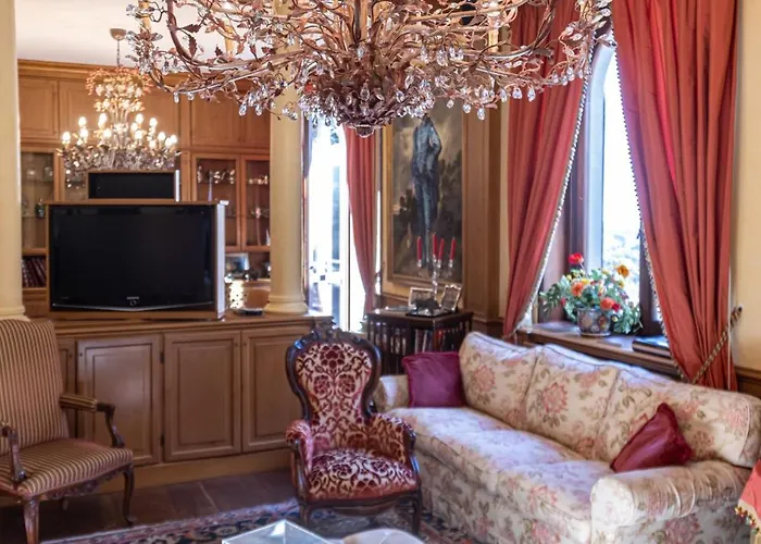 Castello Alidosi Villa *